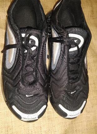 Кросівки nike р.42 см. 27