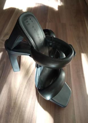 Босоножки женские