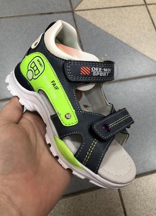 Брсоніжки, сандалики