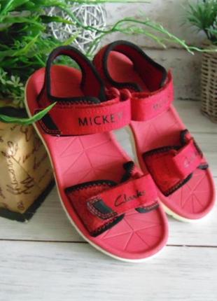 Босоніжки сандалі clarks"mickey mouse"2 фото