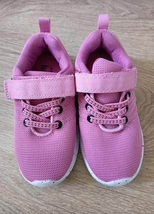 Текстильні кросівки