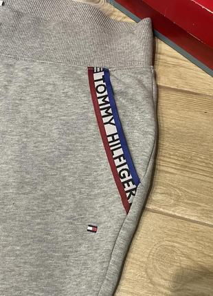 Чоловічі спортивні штани tommy hilfiger xl оригінал3 фото