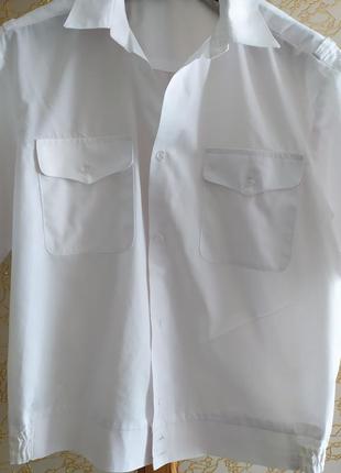 Біла сорочка з короткими рукавами
