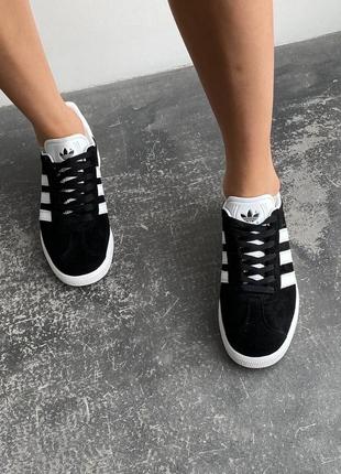 Женские кроссовки в стиле adidas gazelle.3 фото