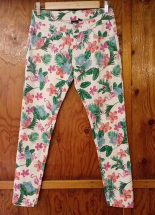 Брюки укорочені по типу джинсів у тропічні квіти esmara 38/10