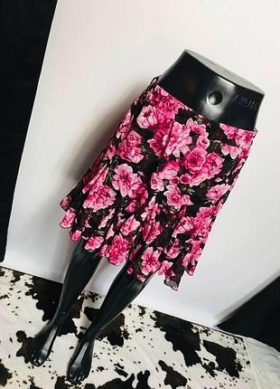 Новая чёрная шифоновая юбка в розовых богемных цветах гладкий скользящий материал от amisu м brandusa