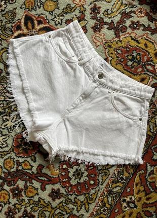 Белые джинсовые шорты zara