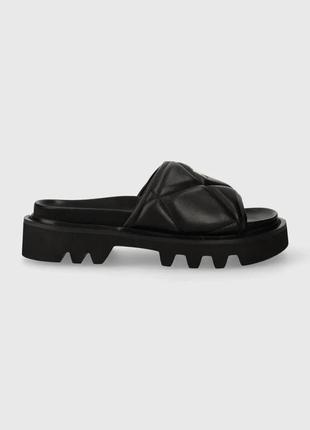 Urbanshop com ua шкіряні шльопанці dkny rolene жіночі колір чорний на платформі k1424563 розміри запитуйте
