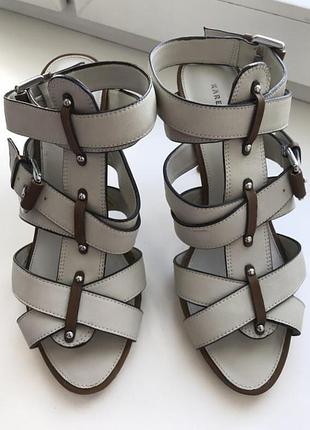 Кожаные босоножки с ремешками karen millen