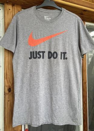 Футболка nike tee