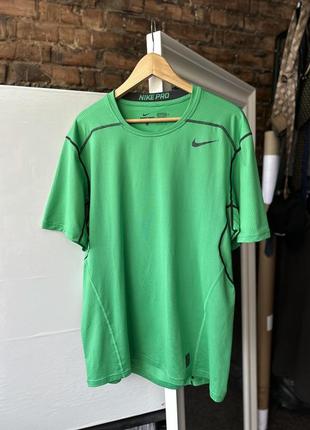 Дуже крута, оригінальна, спортивна футболка від nike pro hypercool fitted