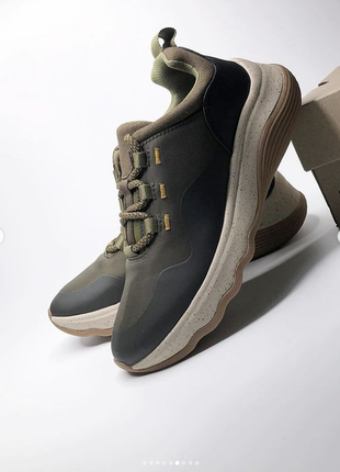 Легкі непромокальні кросівки clarks 37.5,39.5,41.5,426 фото