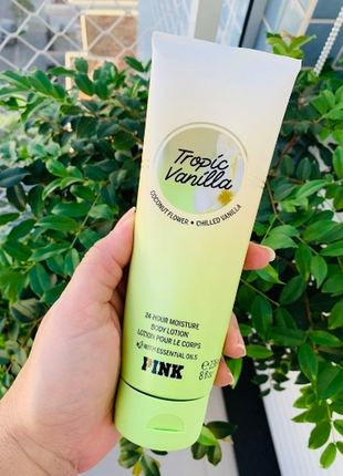 Парфюмированный лосьон tropic vanilla pink victorias secret 236ml