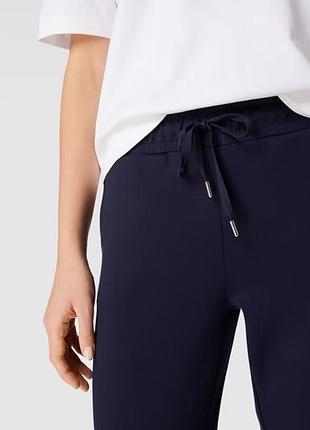 Стильные базовые брюки из лилцела