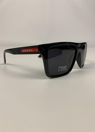 Солнцезащитные очки prada