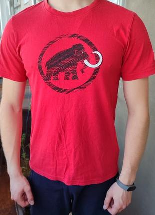 Хайпова популярна яскрава футболка mammut big logo t-shirt gorpcore style s size