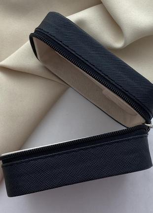 Футляр для прикрас квадратний з еко-шкіри чорний на блискавці