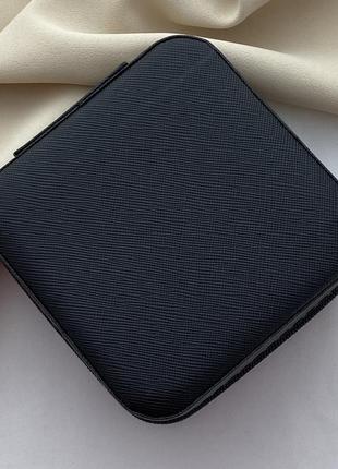 Футляр для прикрас квадратний з еко-шкіри чорний на блискавці