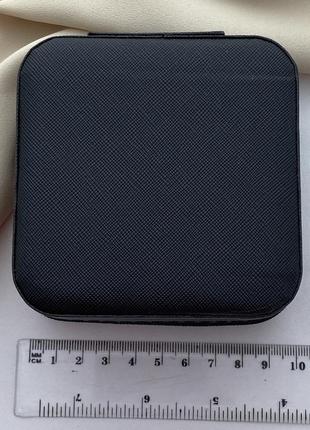 Футляр для прикрас квадратний з еко-шкіри чорний на блискавці