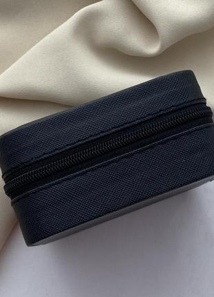 Футляр для прикрас квадратний з еко-шкіри чорний на блискавці