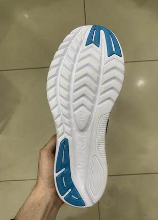 Нові кросівки saucony kinvara 105 фото