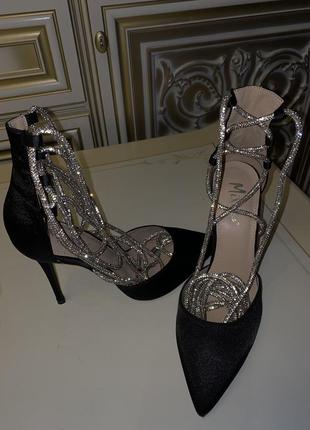 Черные атласные туфли на шпильке, размер 381 фото