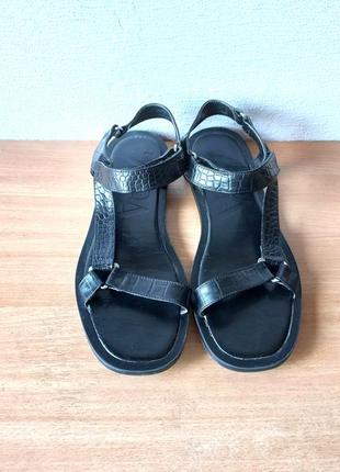 Класні босоніжки zara 40-41 р. устілка 27,5 см,