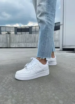 Кросівки nike air force classic white low1 фото