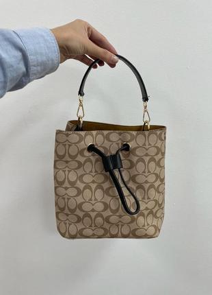 Сумка в стилі coach willow shoulder bag in signature canvas cream9 фото