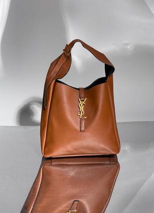 Сумка в стиле ysl yves saint laurent small le 5 a 7 supple in grained leather brown7 фото