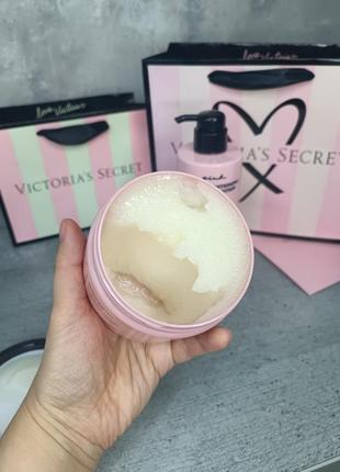 Скраб + лосьон для тела + шариковый дезодорант «coconut». pink. victoria’s secret. оригинал 🇺🇸3 фото