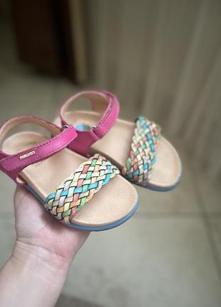 Легенькі фірмові босоніжки 26(16 см)