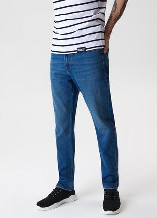 Мужские однотонные классические джинсы regular sinsay 533952 фото