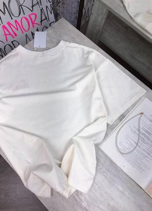 Біла жіноча оверсайз футболка з вишивкою “lover”8 фото