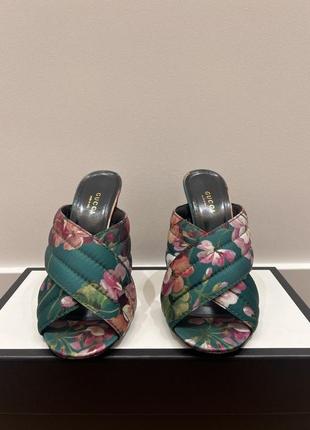 Gucci satin floral print slides