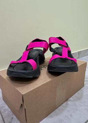 Босоніжки жіночі шкіряні