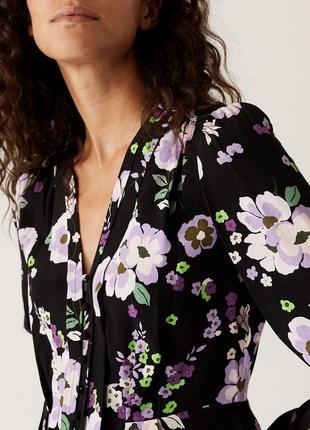 Романтичная блуза на пуговицах с цветочным принтом р.141 фото