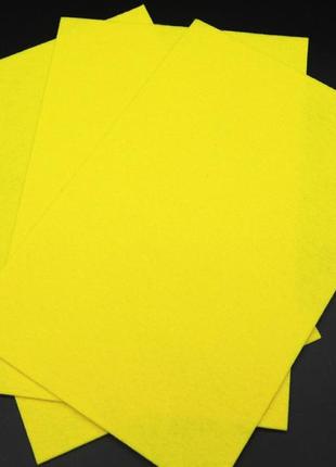 Фетр для рукоділля та декупажу жовтого кольору 2 мм. фурнітура для виробів1 фото