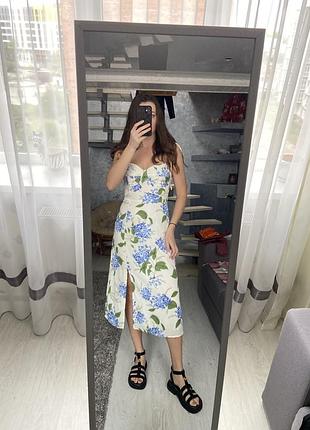 Сукня в квітковий принт з розрізом на зав‘язки в стилі zara