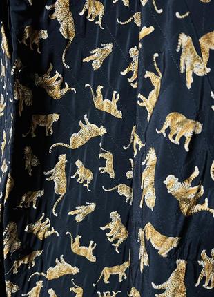 Манто стеганое пальто винтажно шелковое в леопарды с анималистичным принтом american vintage hollywood5 фото