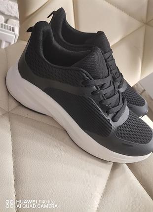 Мужские кроссовки