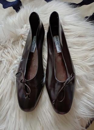 Фірмові балетки від mortarotti. італія