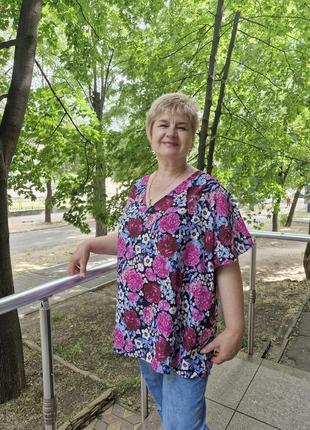 Блуза з квітковим принтом