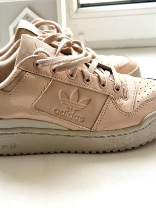 Кроссовки adidas forum bold