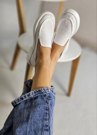 Шкіряні туфлі лофери з наскрізною перфорацією мокасини з натуральної шкіри