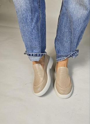 Шкіряні туфлі лофери з наскрізною перфорацією мокасини з натуральної шкіри