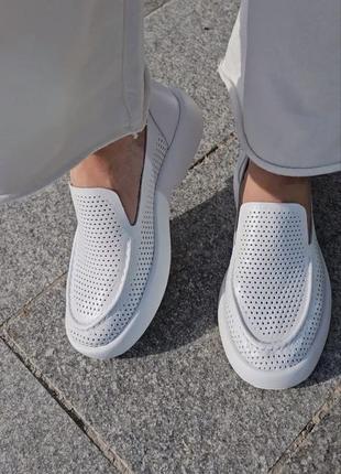 Шкіряні туфлі лофери з наскрізною перфорацією мокасини з натуральної шкіри