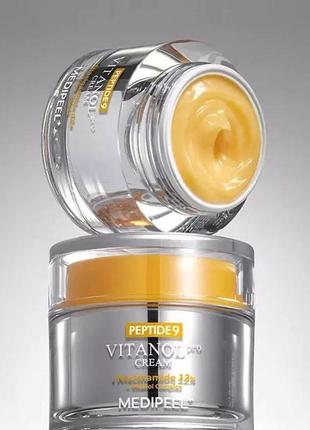 Крем із ніацинамідом і пептидами, а також вітамінним комплексом medi-peel peptide 9 vitanol cream pro