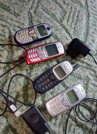 Чотири телефони одним лотоком + два підзарядні пристрої