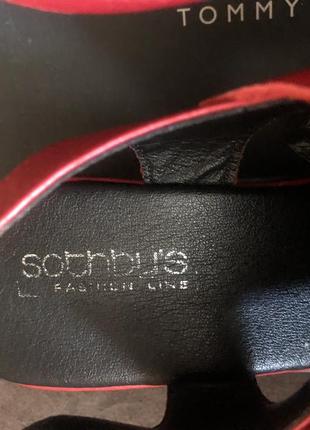 Жіночі босоніжки . турція.